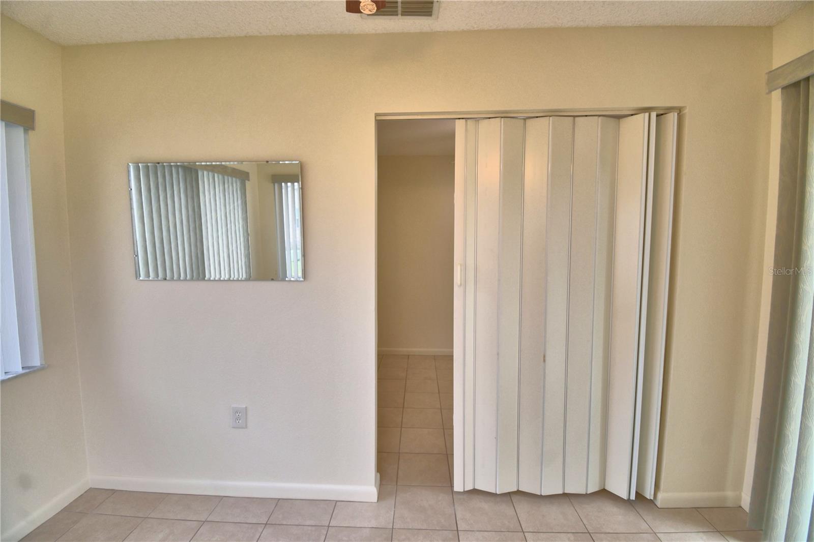 Image 20 of 58 For 1690 Colonnades Circle N