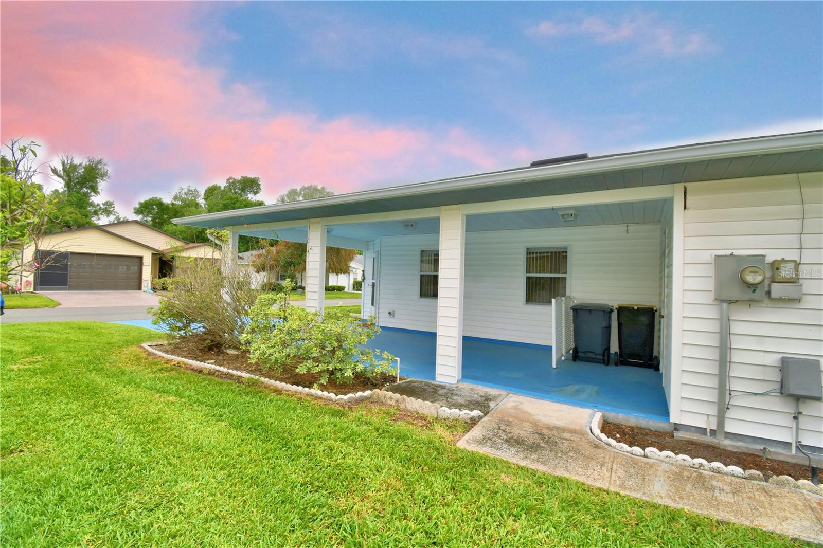 Image 3 of 58 For 1690 Colonnades Circle N