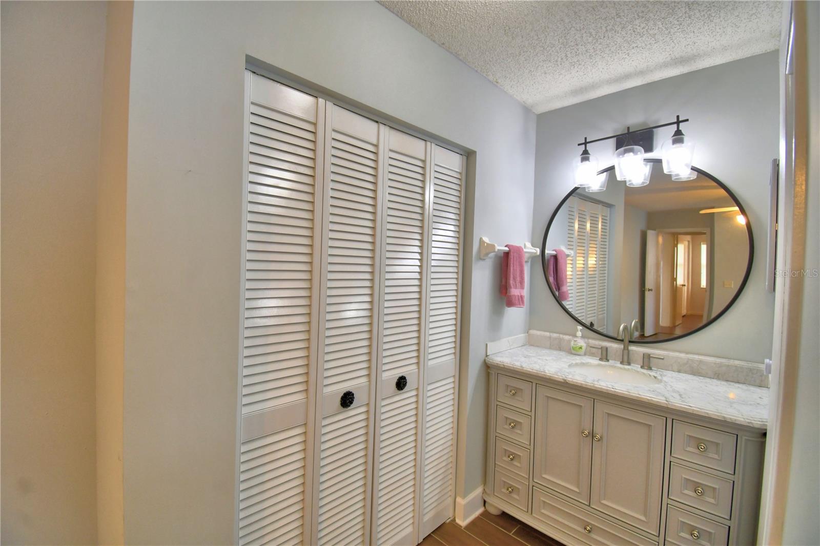 Image 30 of 58 For 1690 Colonnades Circle N