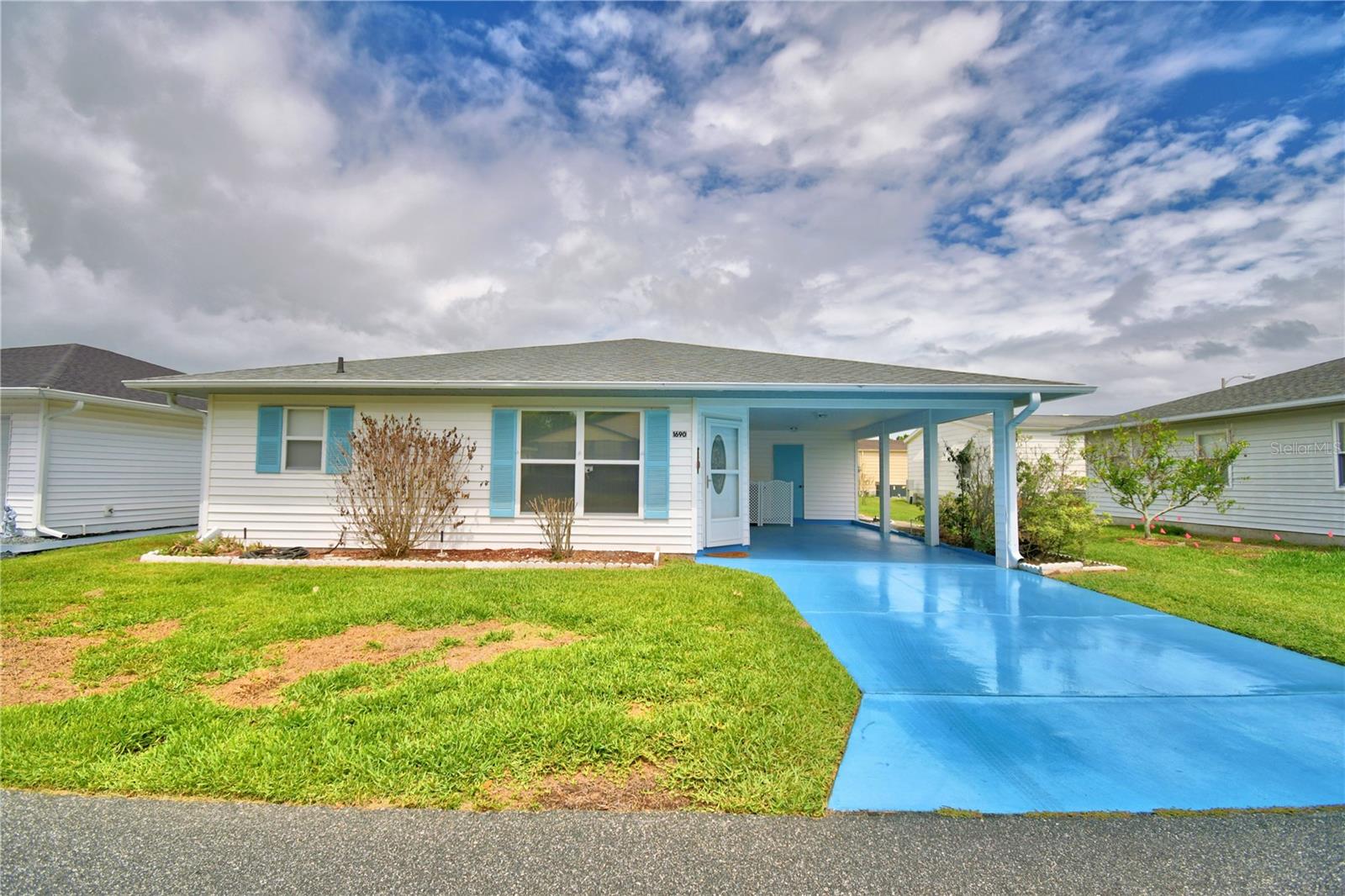 Image 4 of 58 For 1690 Colonnades Circle N