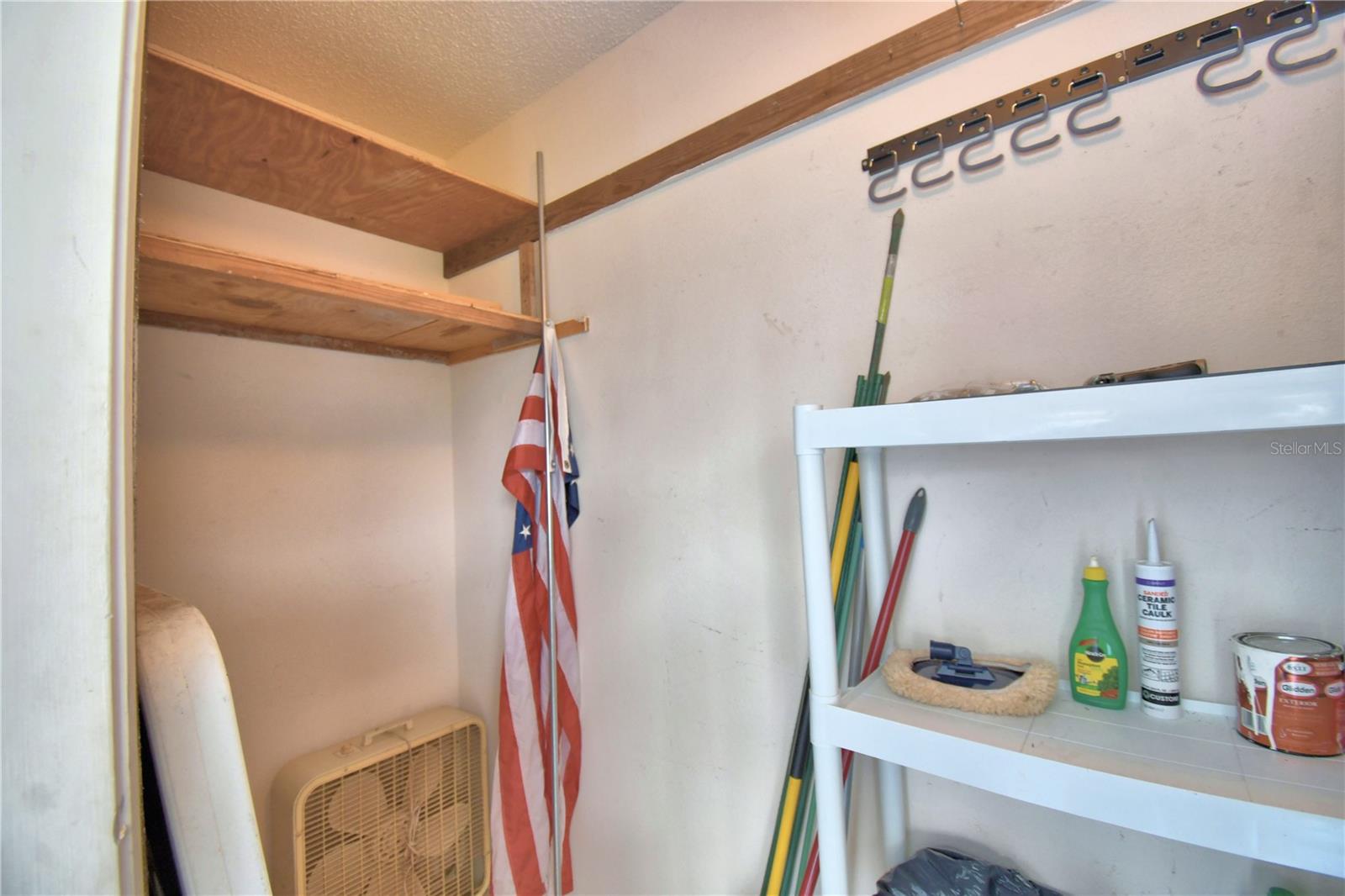 Image 43 of 58 For 1690 Colonnades Circle N