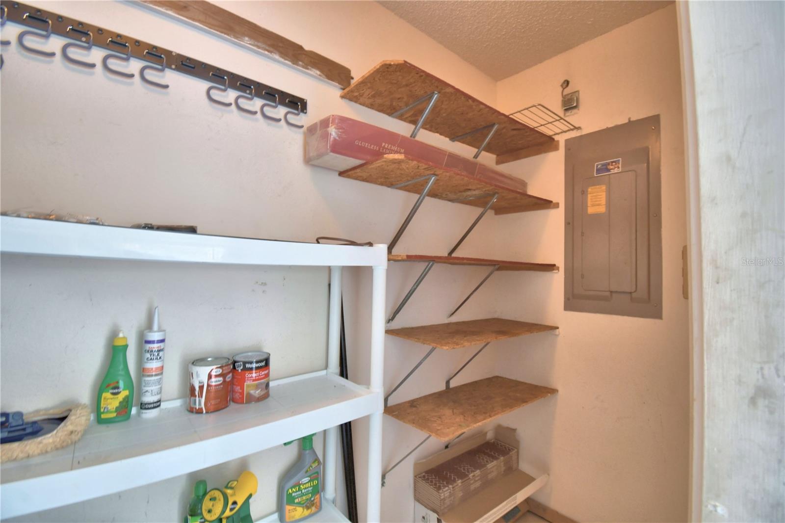 Image 44 of 58 For 1690 Colonnades Circle N