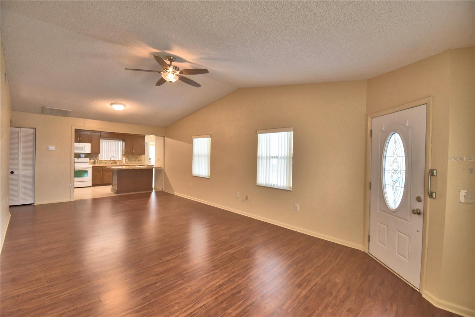 Image 7 of 58 For 1690 Colonnades Circle N