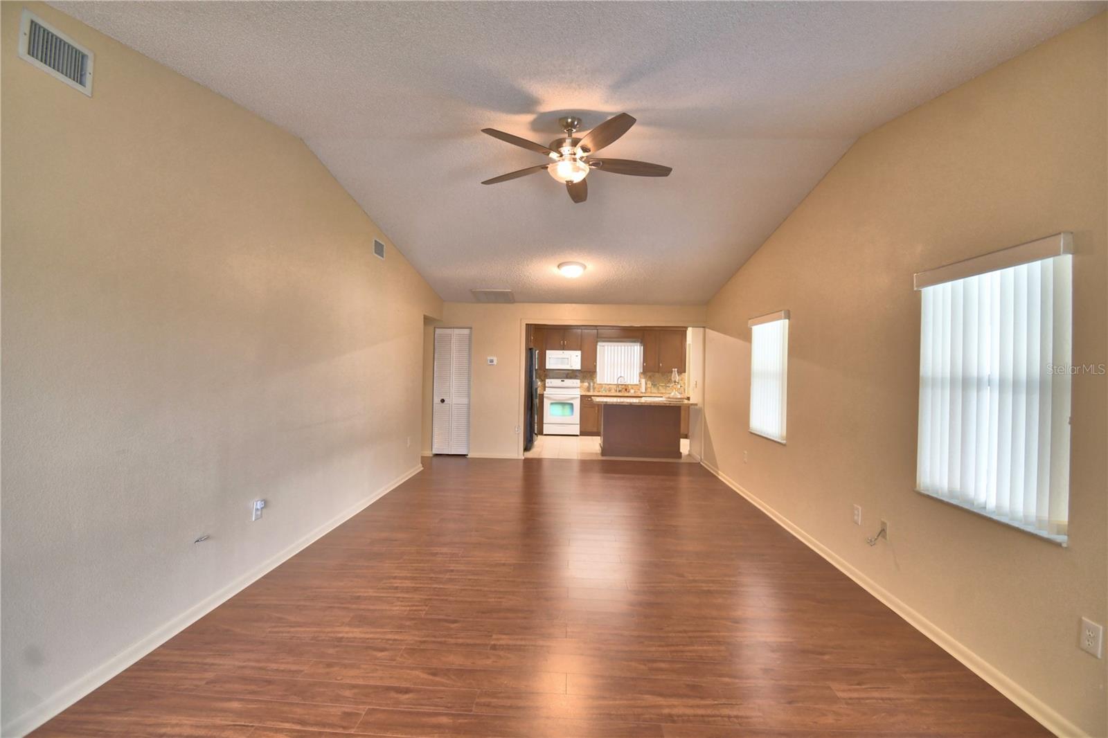 Image 8 of 58 For 1690 Colonnades Circle N