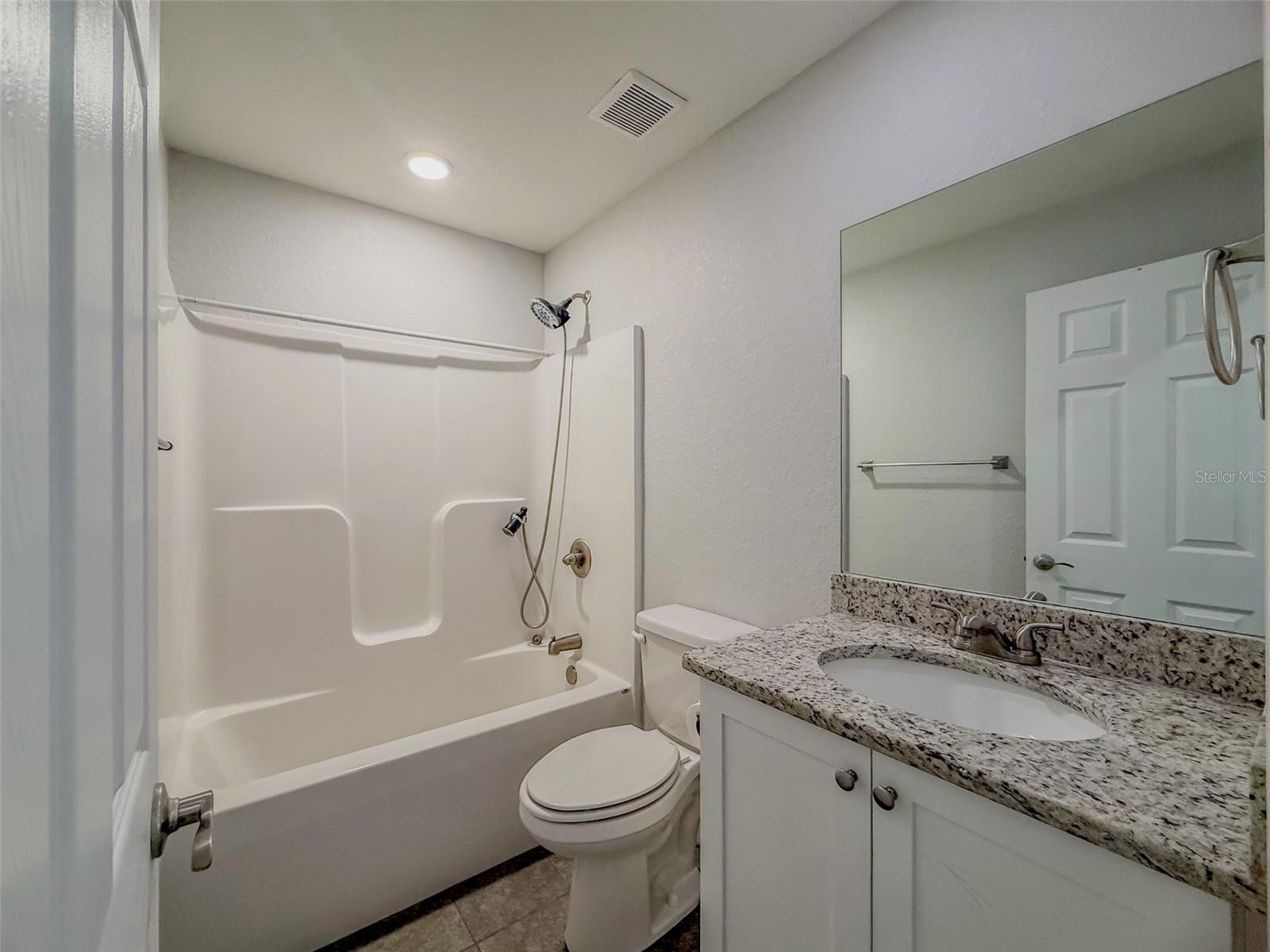 Image 13 of 19 For 406 8th Street Se