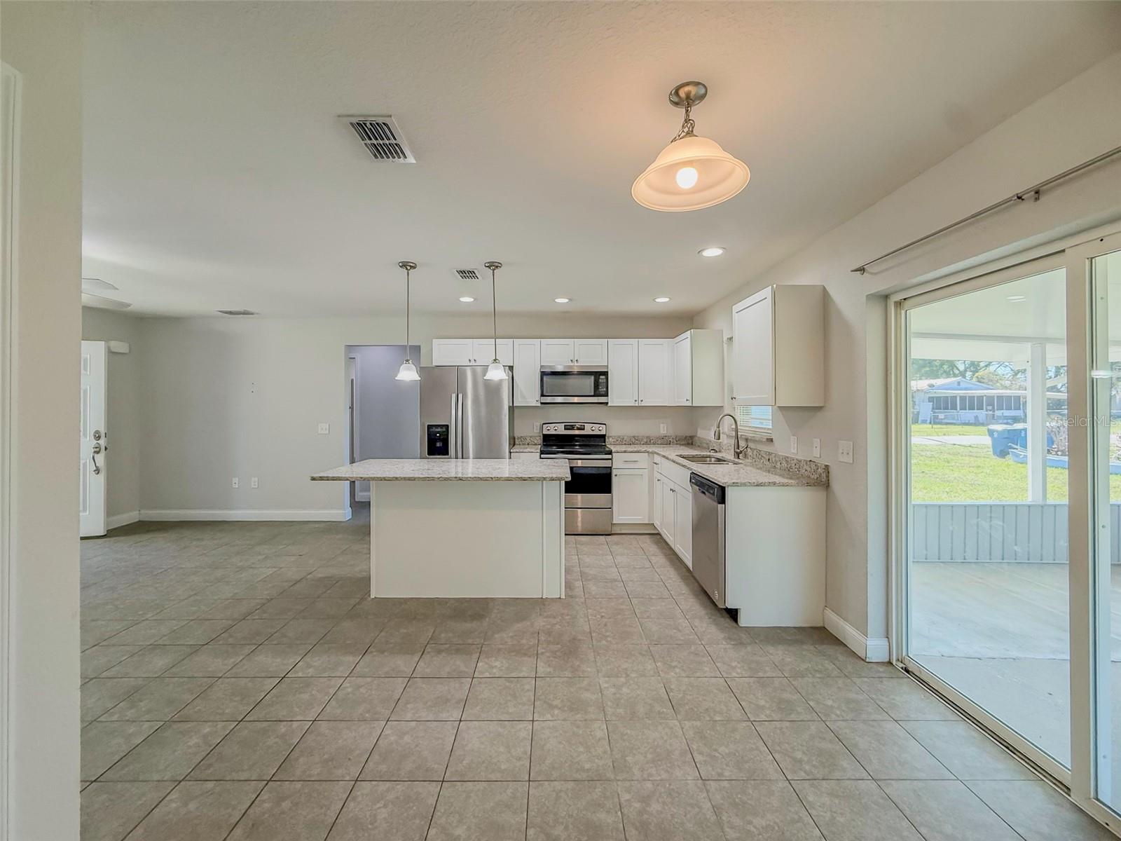 Image 4 of 19 For 406 8th Street Se