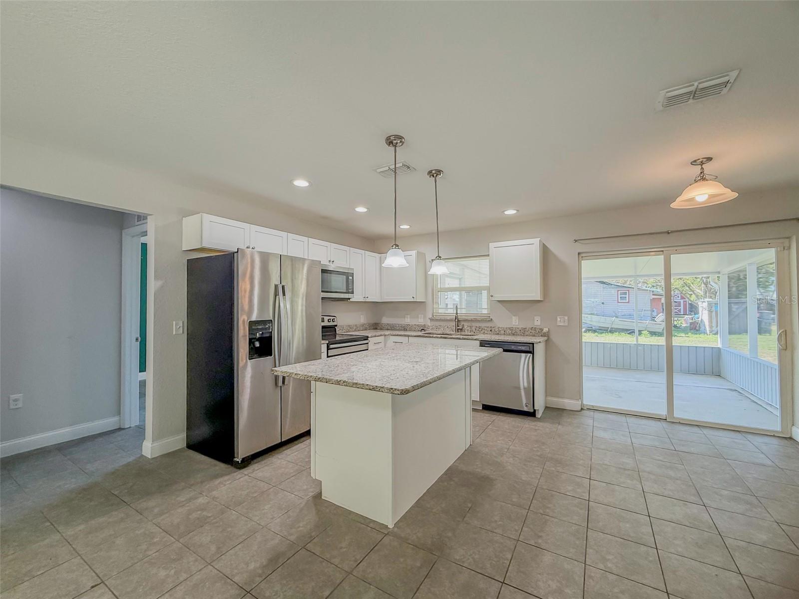 Image 7 of 19 For 406 8th Street Se