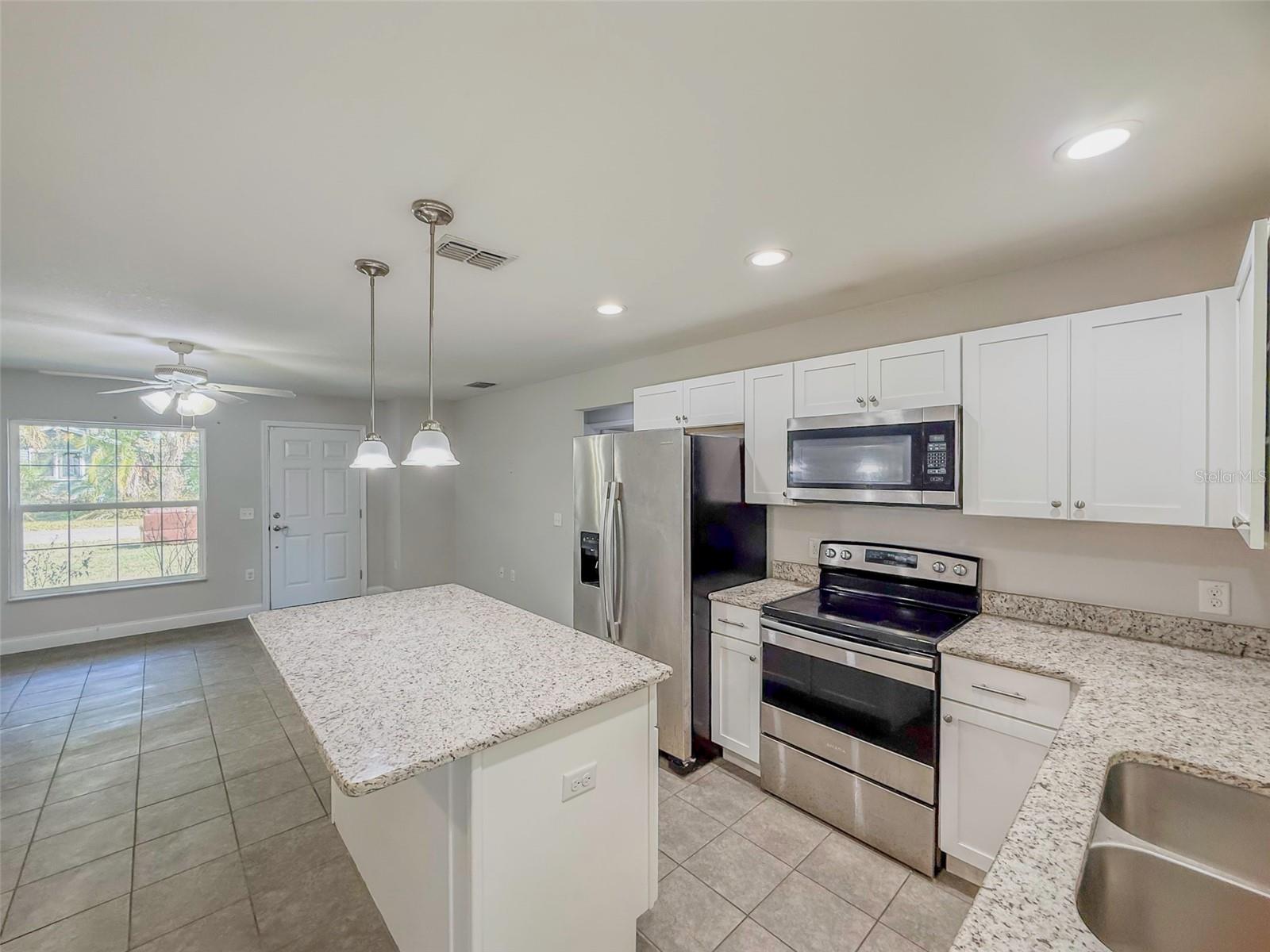 Image 8 of 19 For 406 8th Street Se