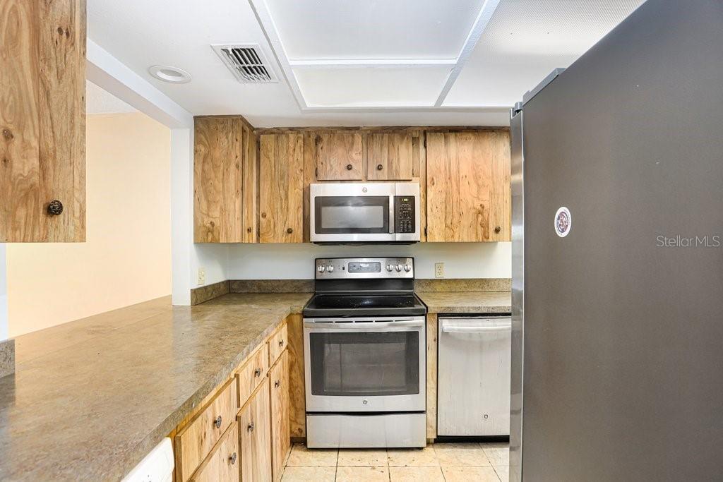 Image 7 of 28 For 2025 Sylvester Road C2