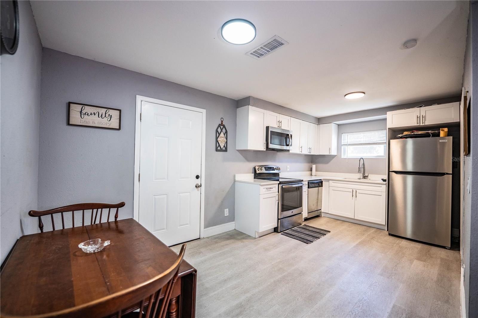 Image 10 of 34 For 1015 Carefree Cove Drive