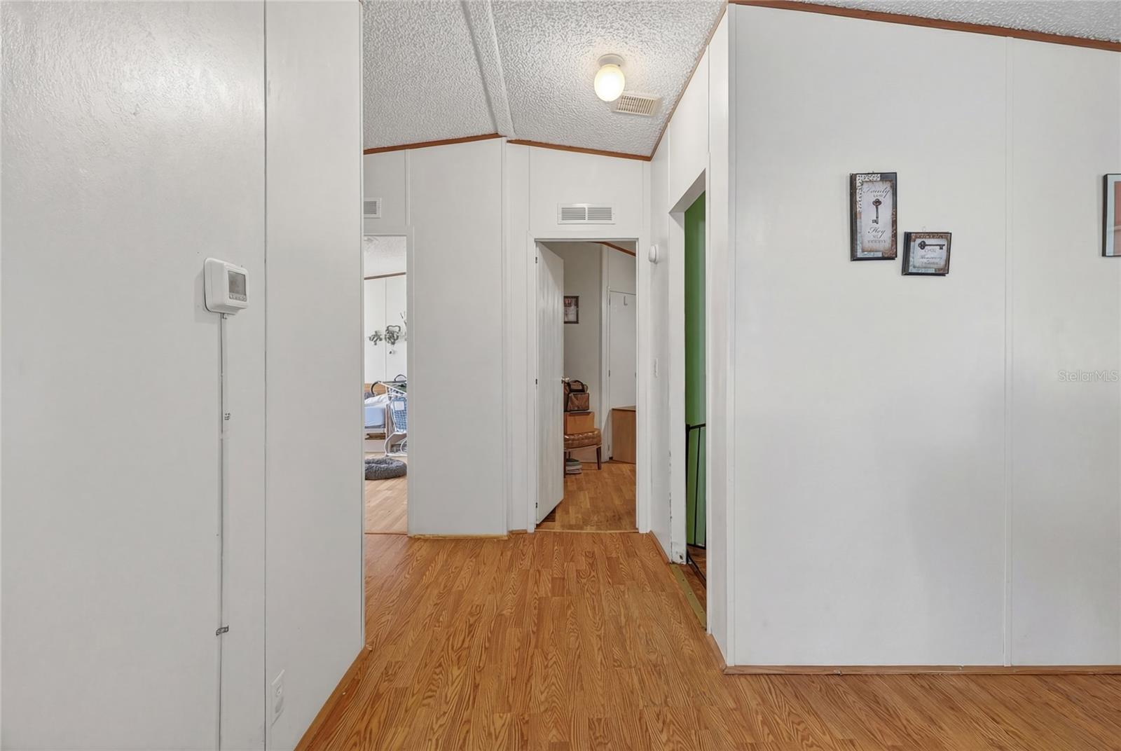 Image 25 of 43 For 2916 Keene Country Court