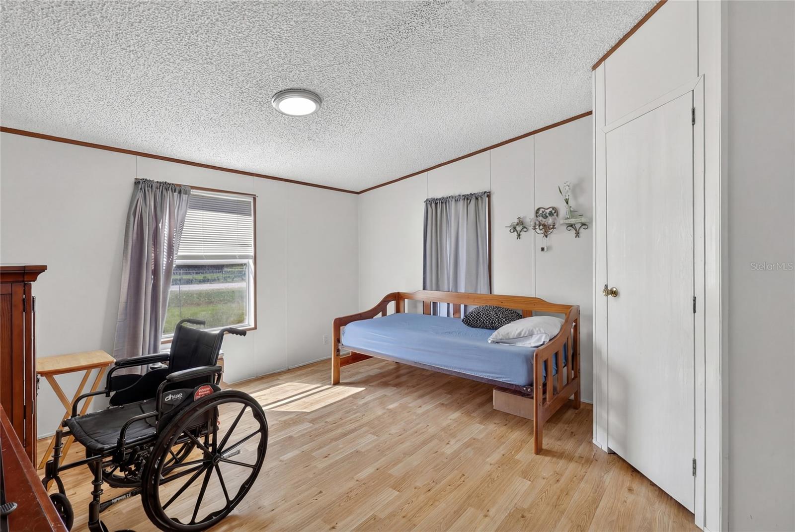 Image 31 of 43 For 2916 Keene Country Court