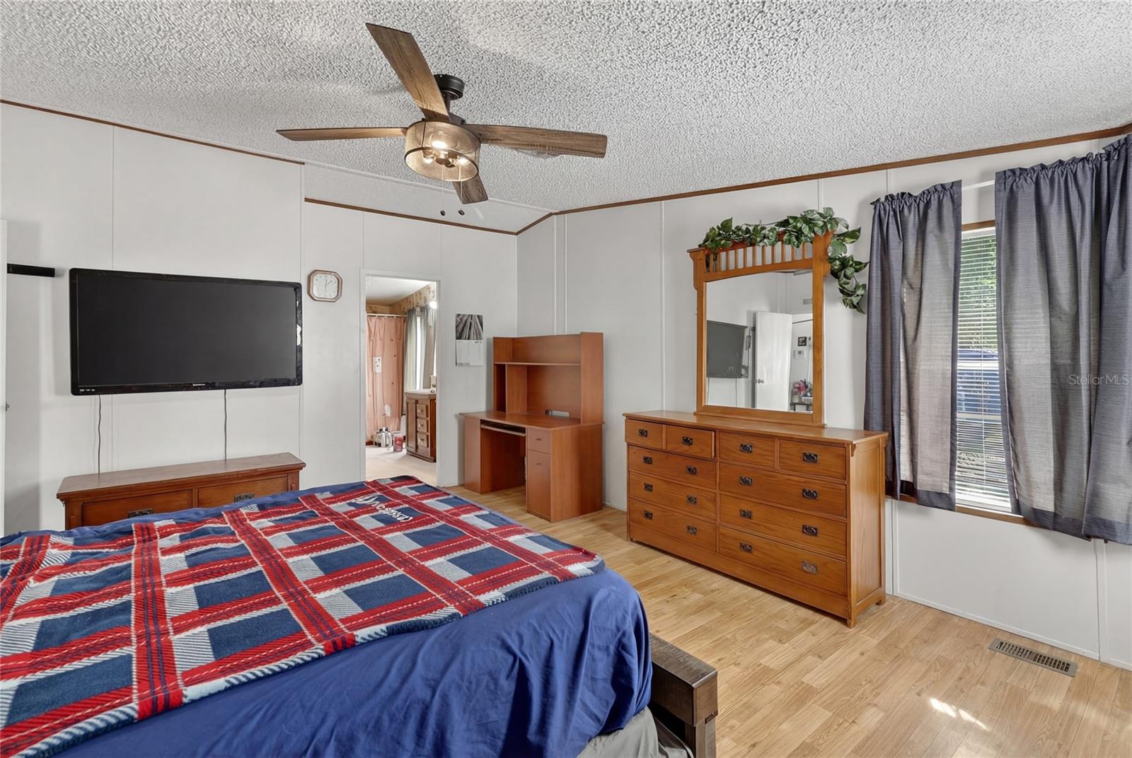 Image 34 of 43 For 2916 Keene Country Court