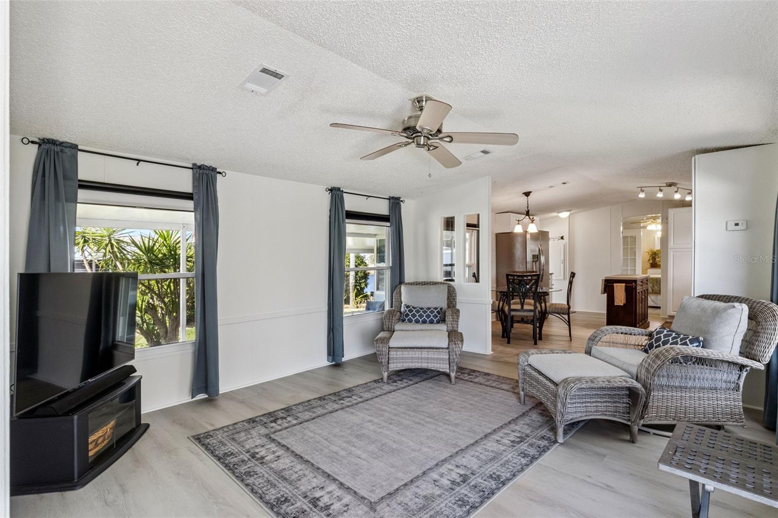 Image 6 of 29 For 8556 Breeze Hill Drive