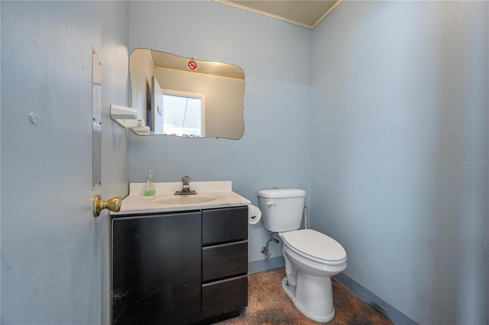 Image 17 of 34 For 19 Evergreen Drive