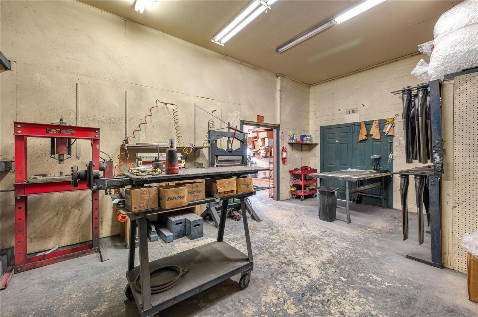 Image 20 of 34 For 19 Evergreen Drive