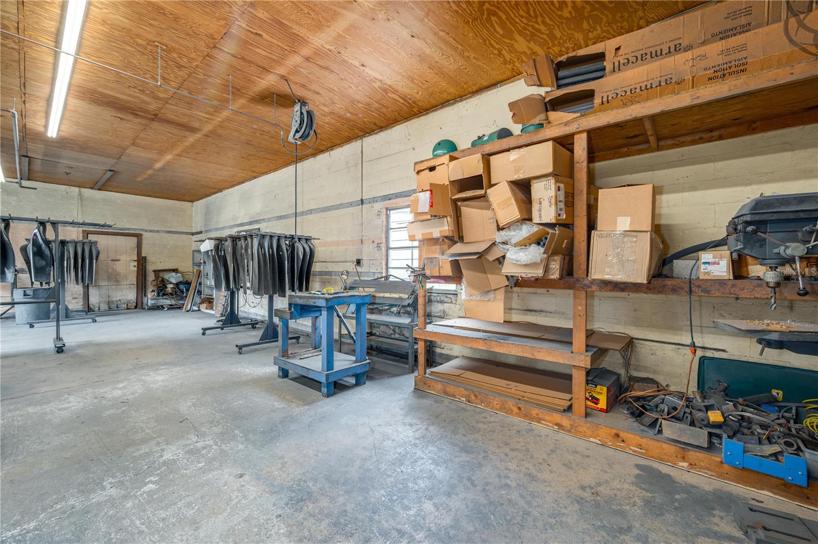 Image 22 of 34 For 19 Evergreen Drive