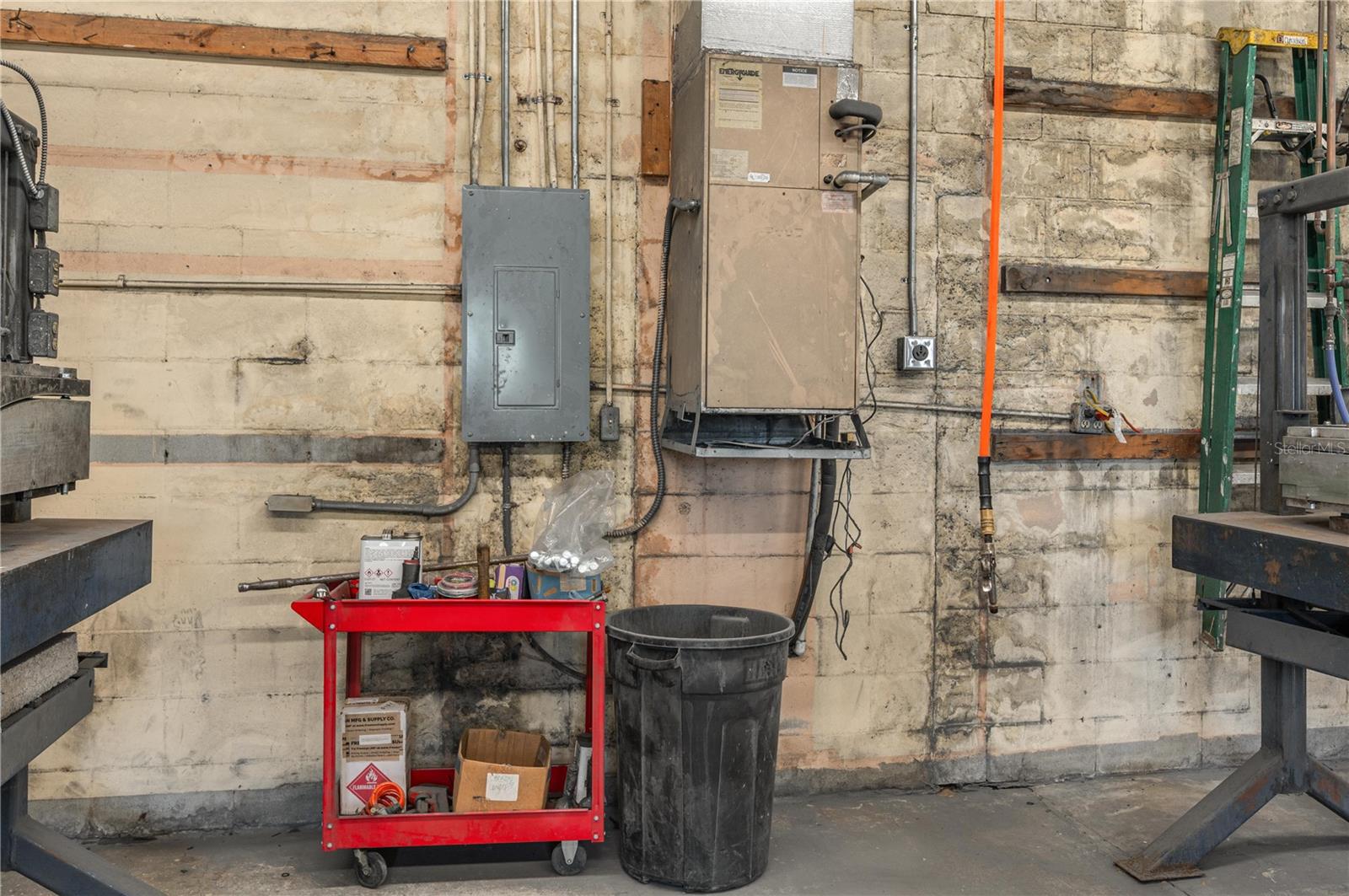 Image 24 of 34 For 19 Evergreen Drive