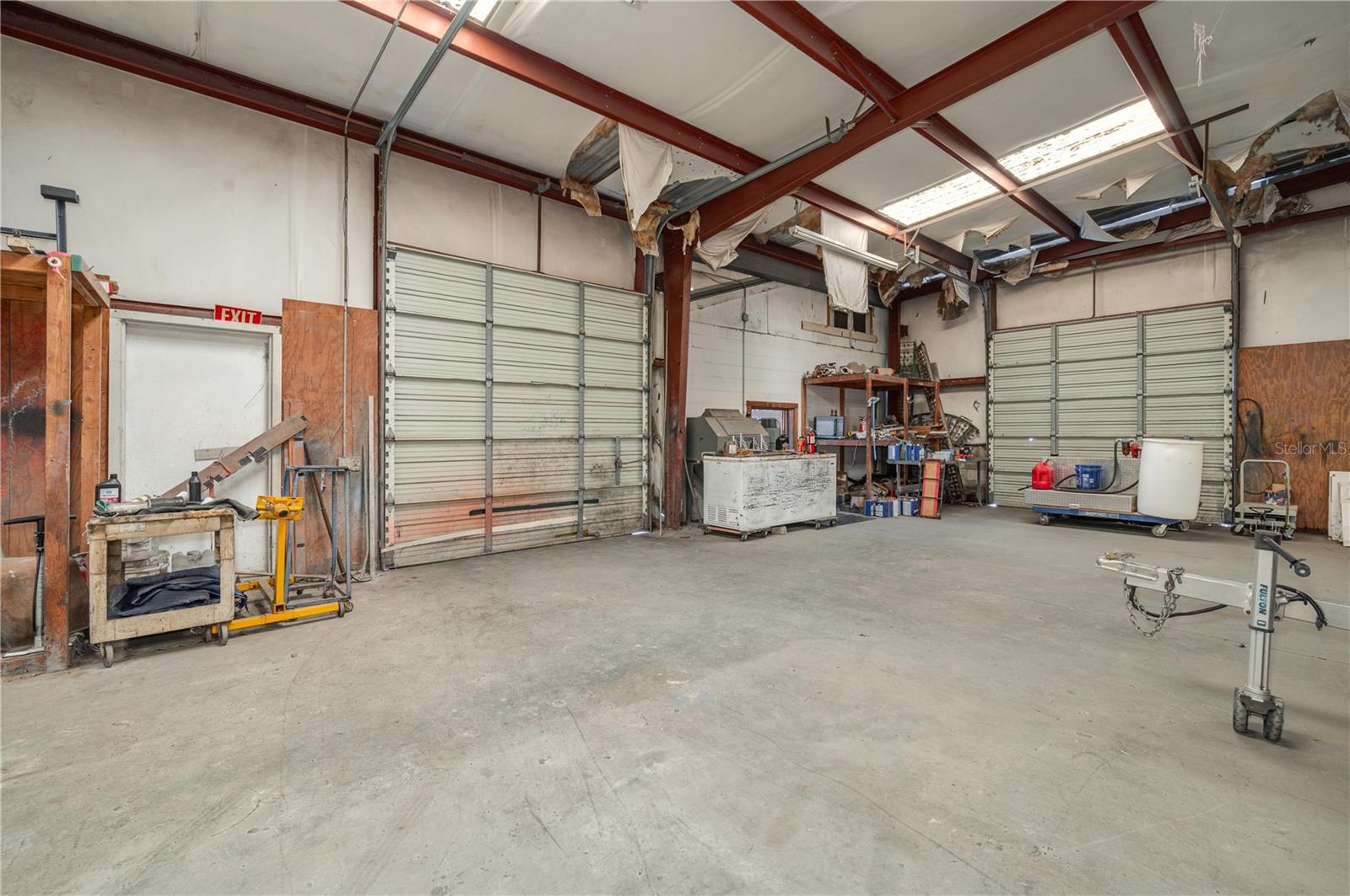 Image 27 of 34 For 19 Evergreen Drive