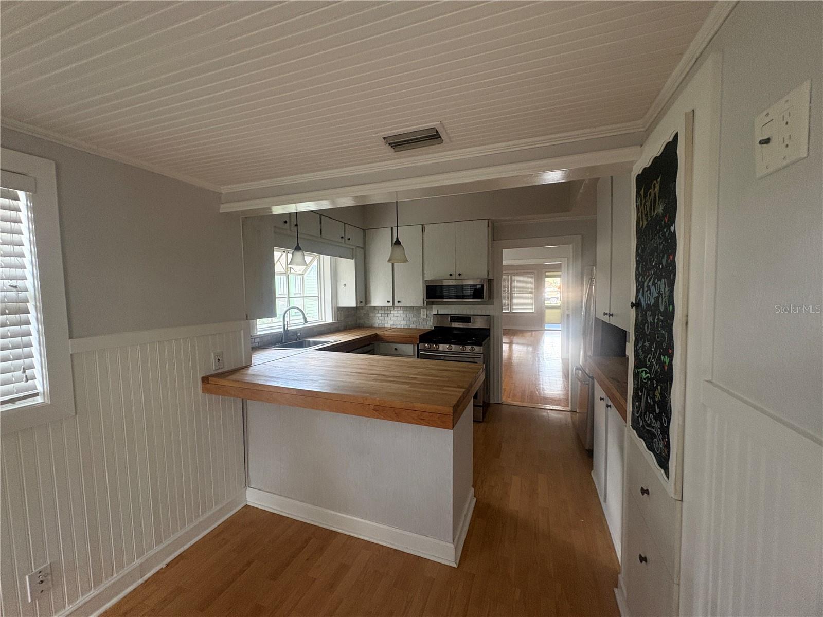 Image 10 of 26 For 745 Vistabula Street