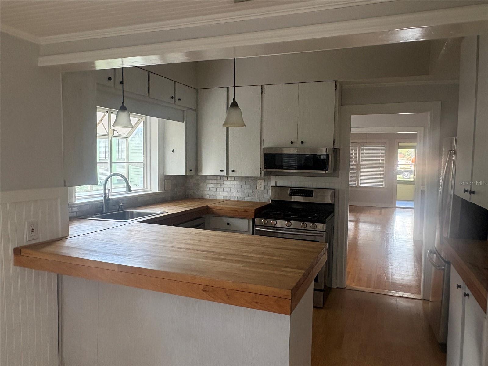 Image 11 of 26 For 745 Vistabula Street