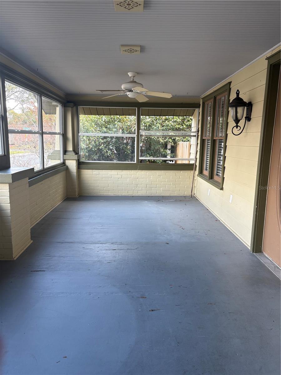 Image 21 of 26 For 745 Vistabula Street