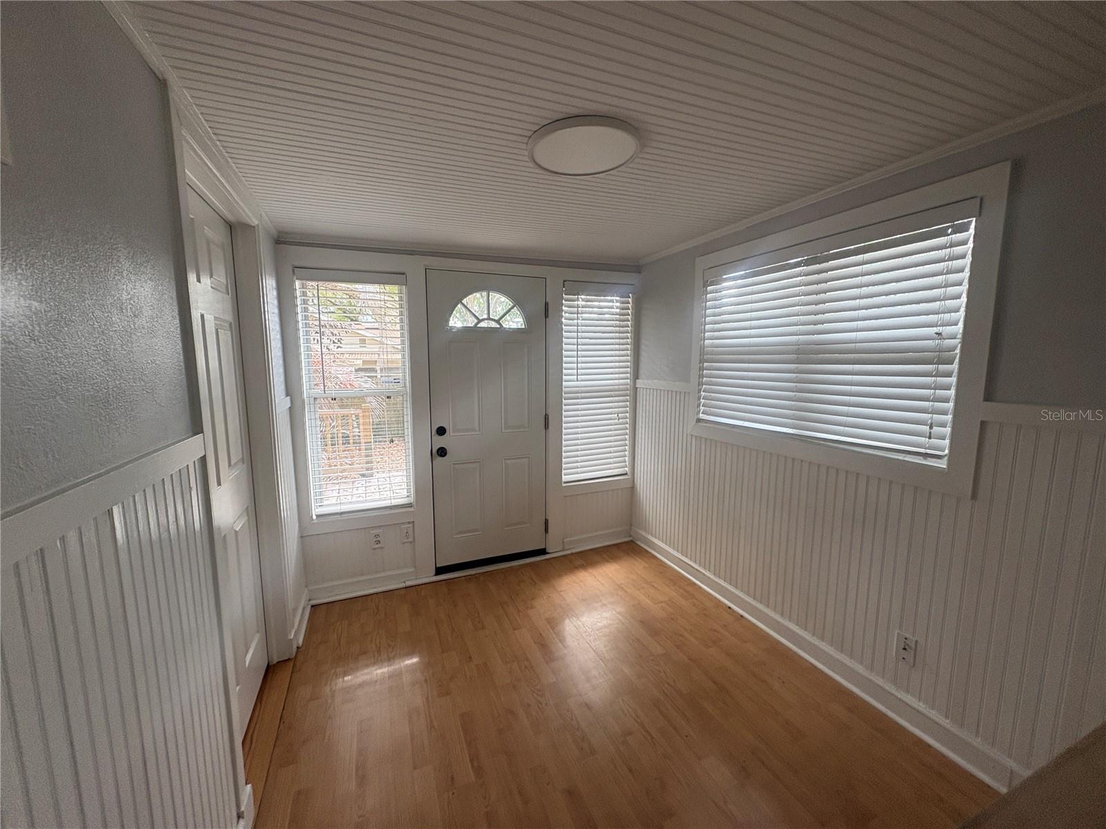 Image 3 of 26 For 745 Vistabula Street