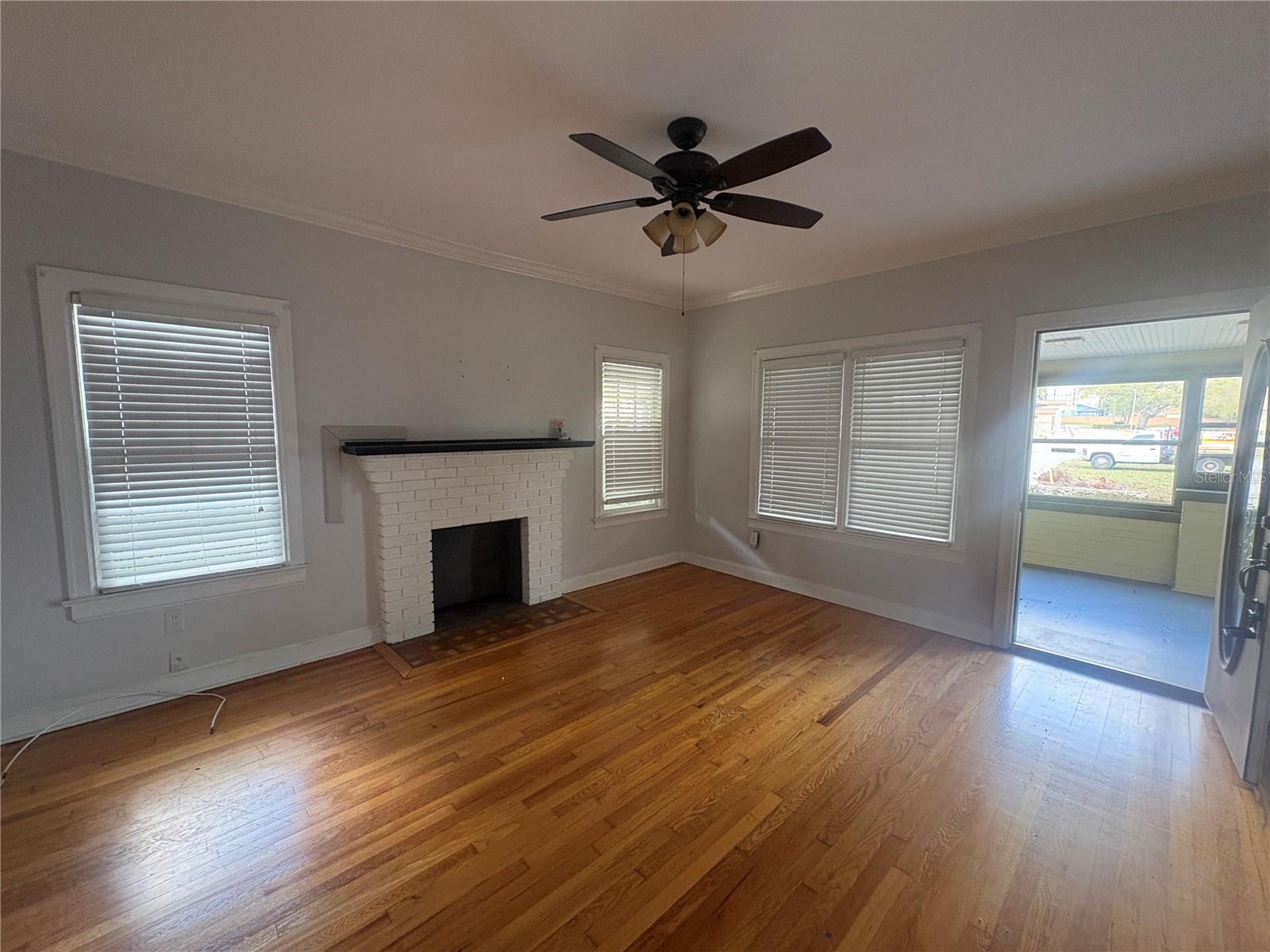 Image 7 of 26 For 745 Vistabula Street