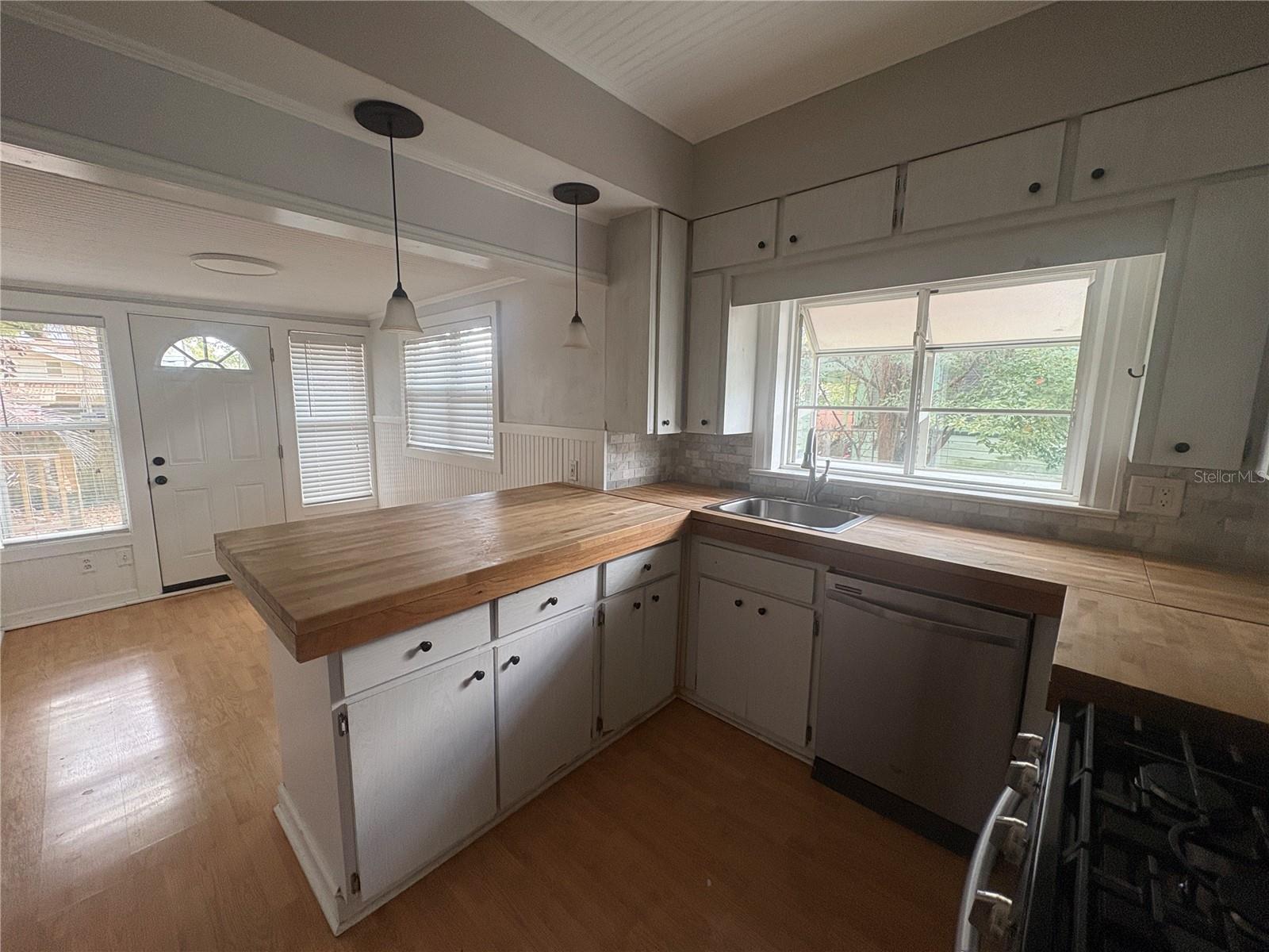 Image 9 of 26 For 745 Vistabula Street