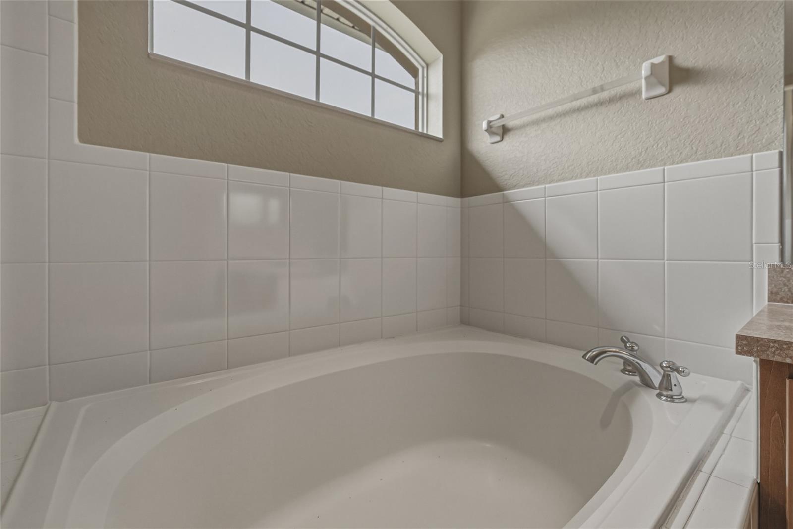 Image 17 of 43 For 2940 Coach Lamp Road