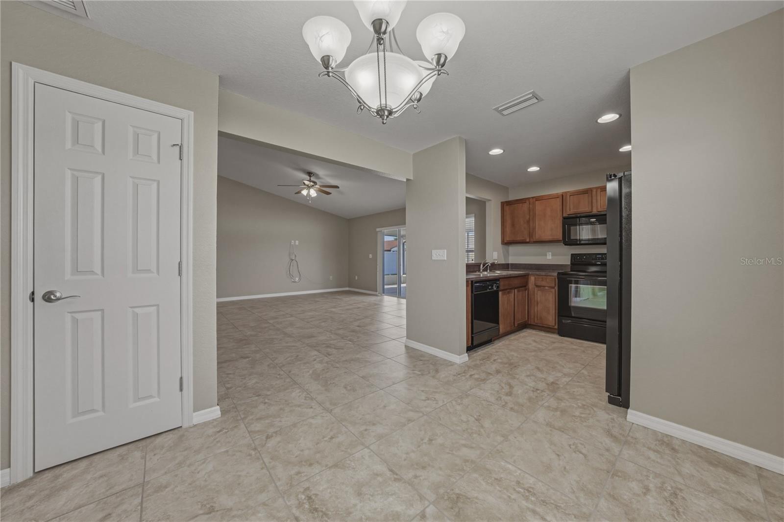 Image 9 of 43 For 2940 Coach Lamp Road