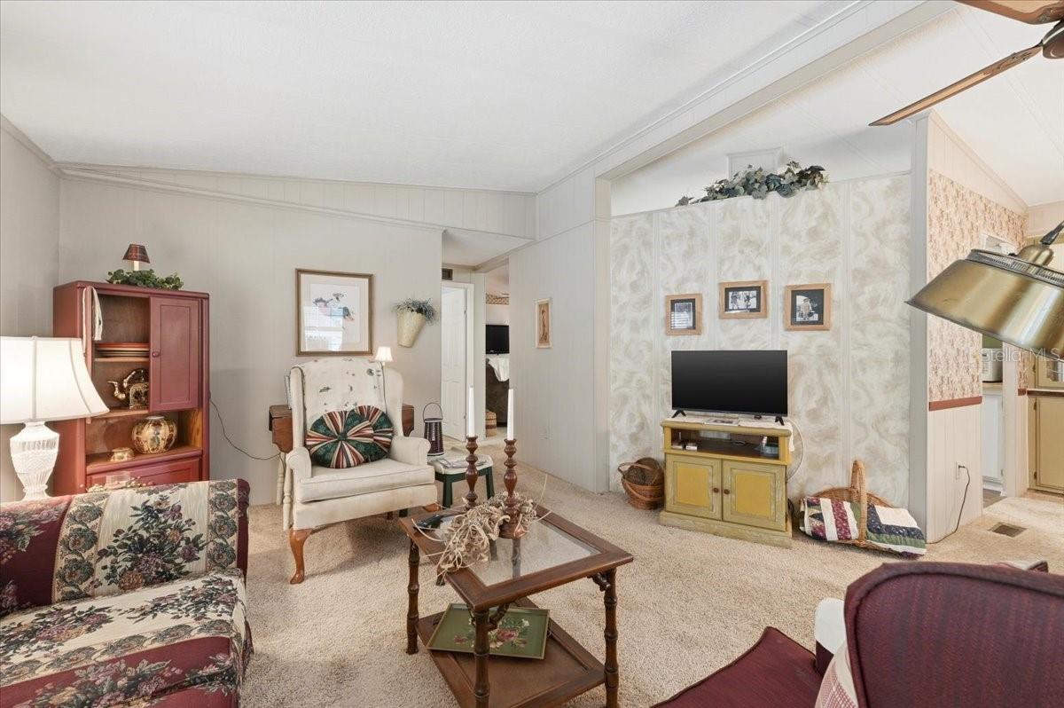 Image 10 of 44 For 4511 Redwood Street