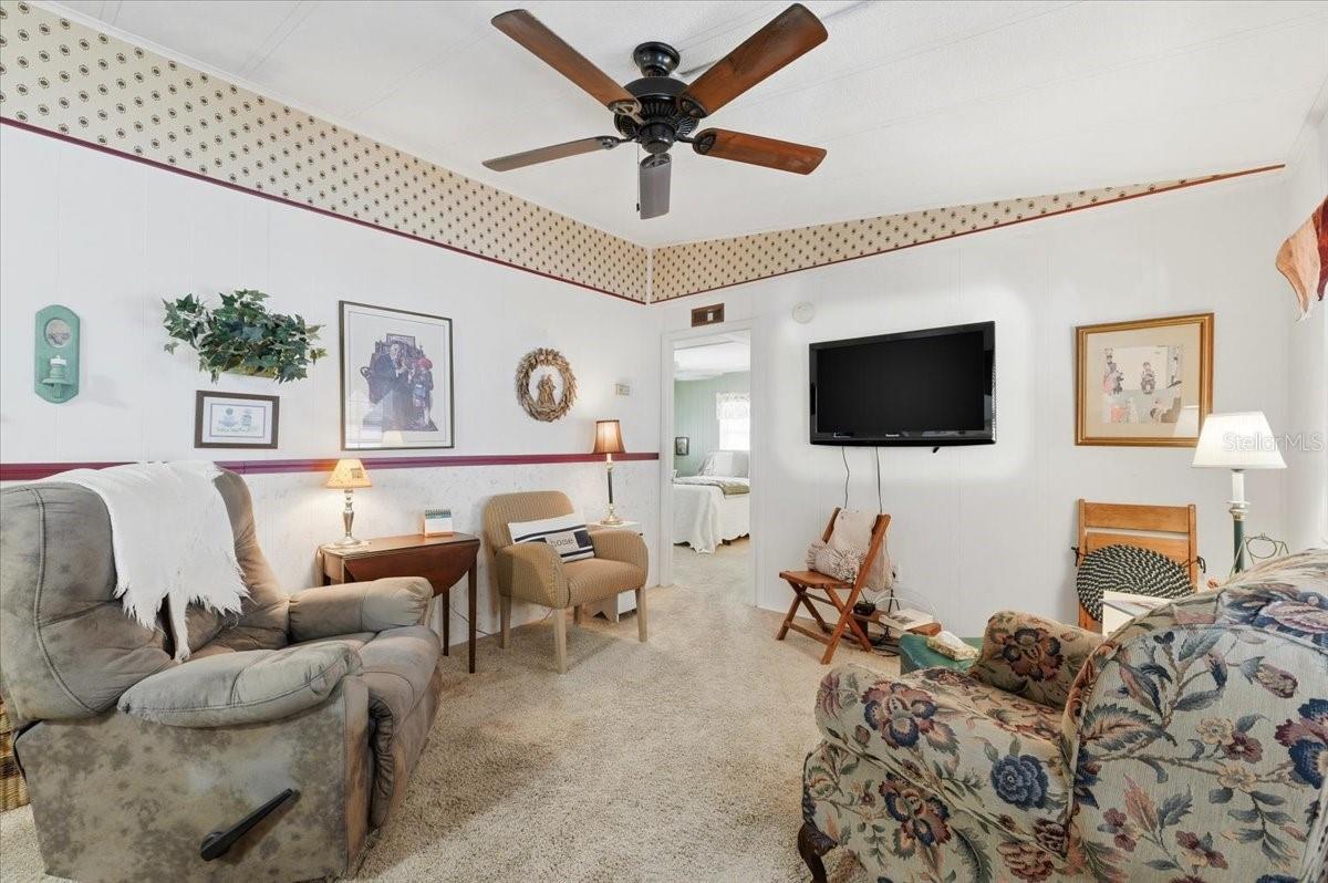 Image 12 of 44 For 4511 Redwood Street