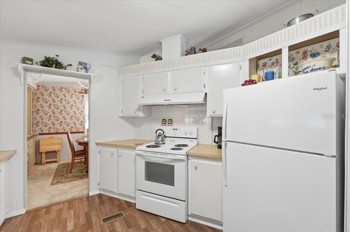 Image 13 of 44 For 4511 Redwood Street