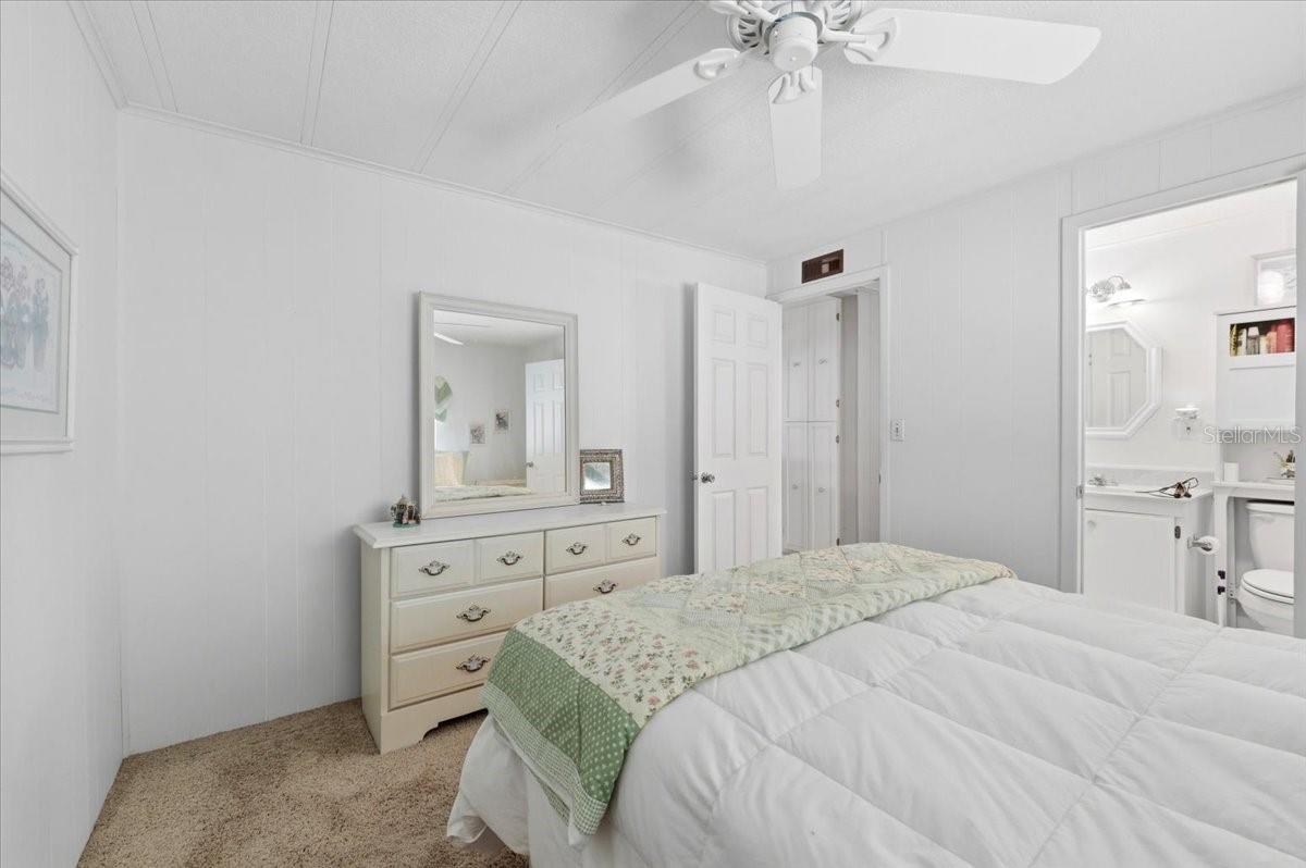 Image 19 of 44 For 4511 Redwood Street