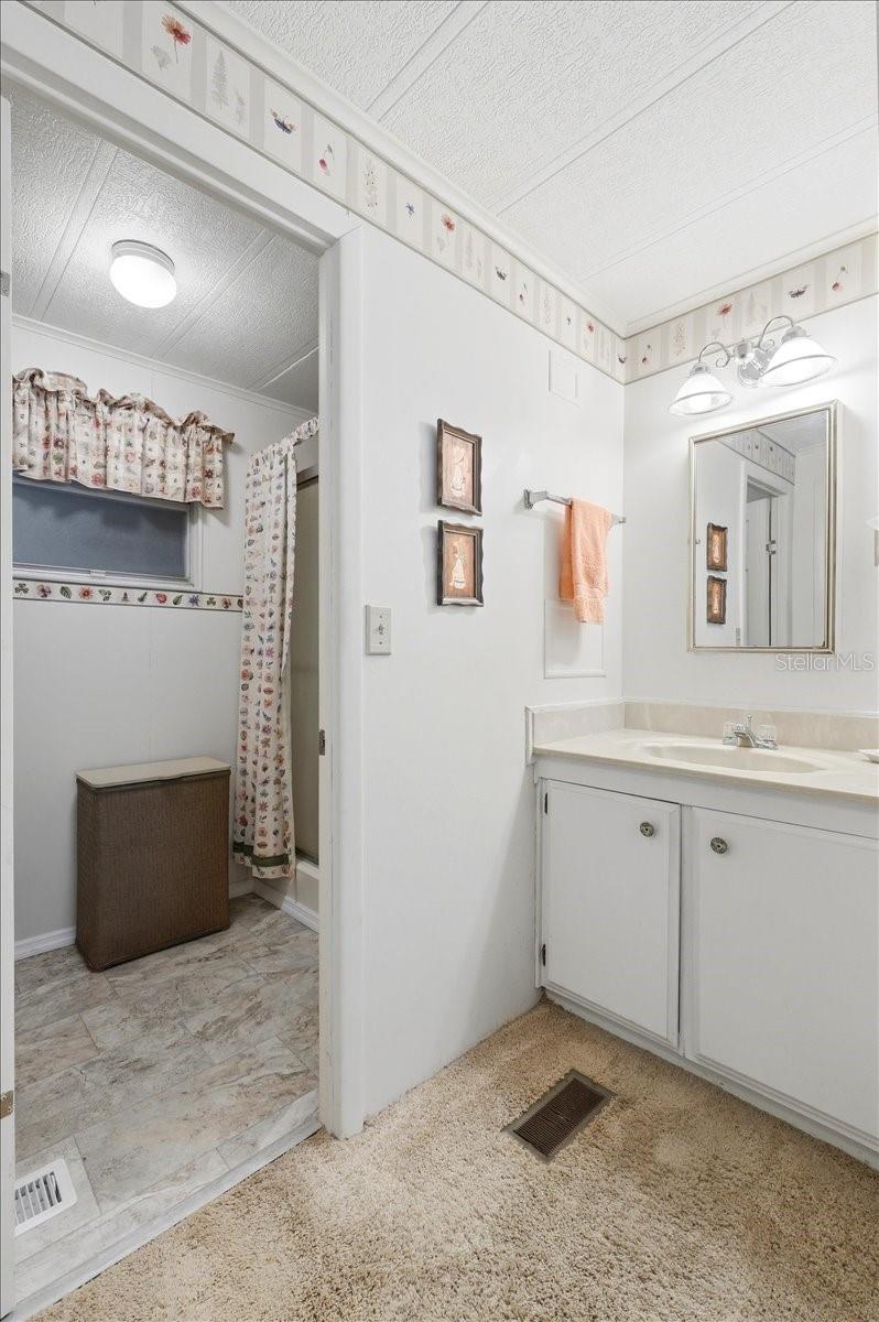 Image 23 of 44 For 4511 Redwood Street