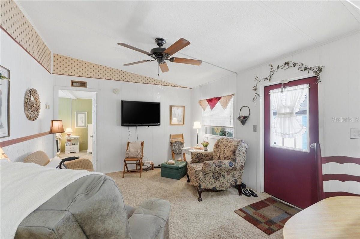 Image 7 of 44 For 4511 Redwood Street