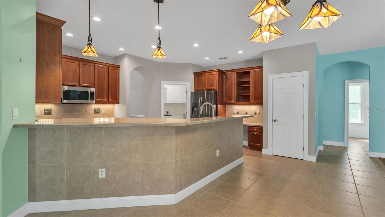 Image 11 of 41 For 6883 Lacy Drive