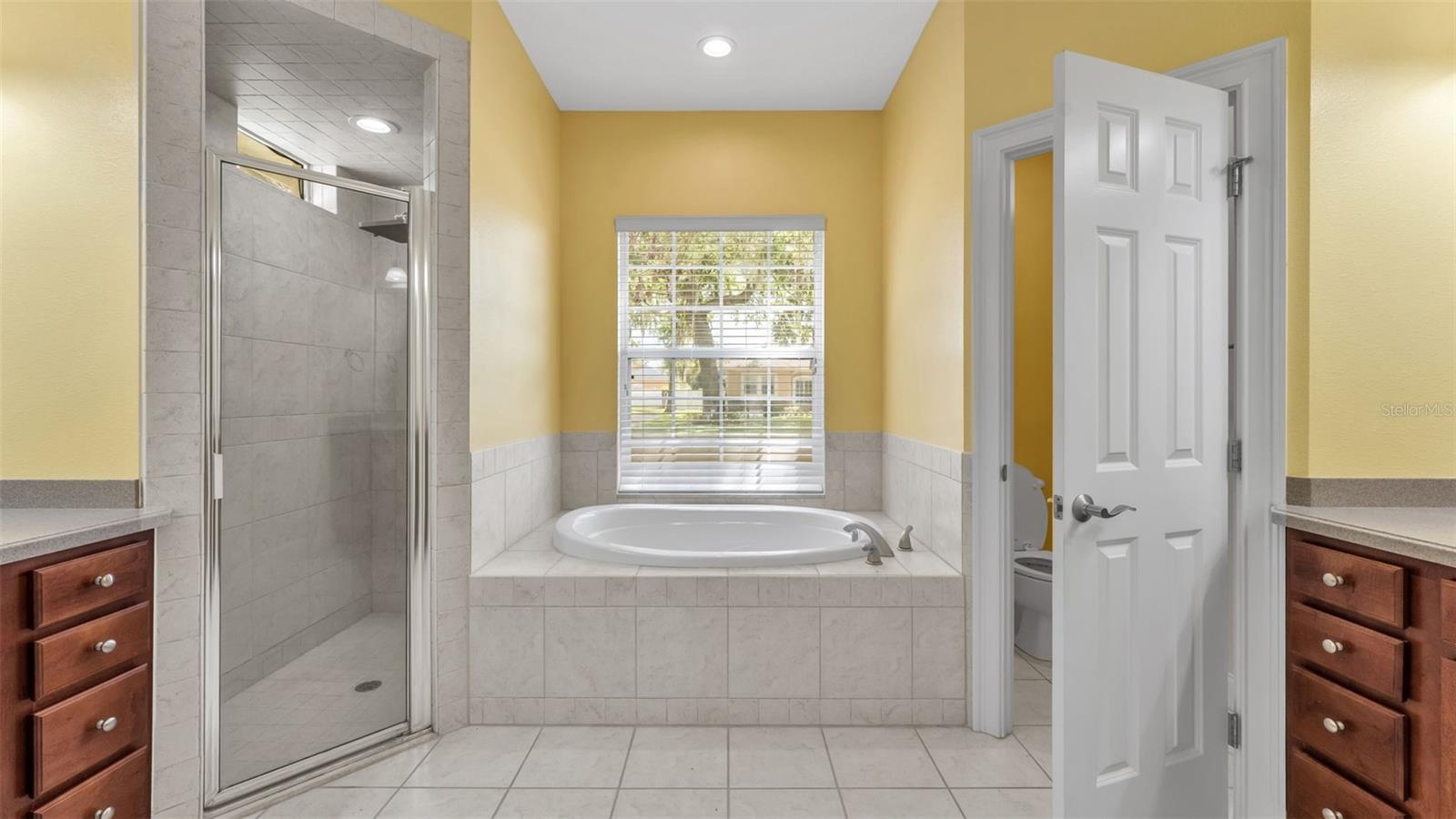 Image 19 of 41 For 6883 Lacy Drive