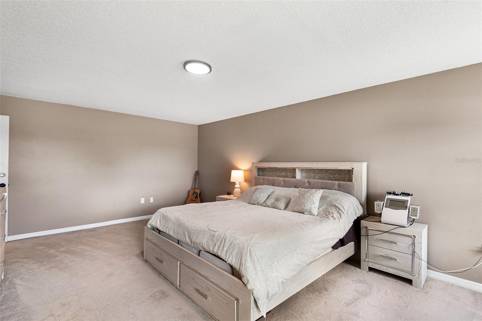 Image 18 of 37 For 2861 Pond View Drive