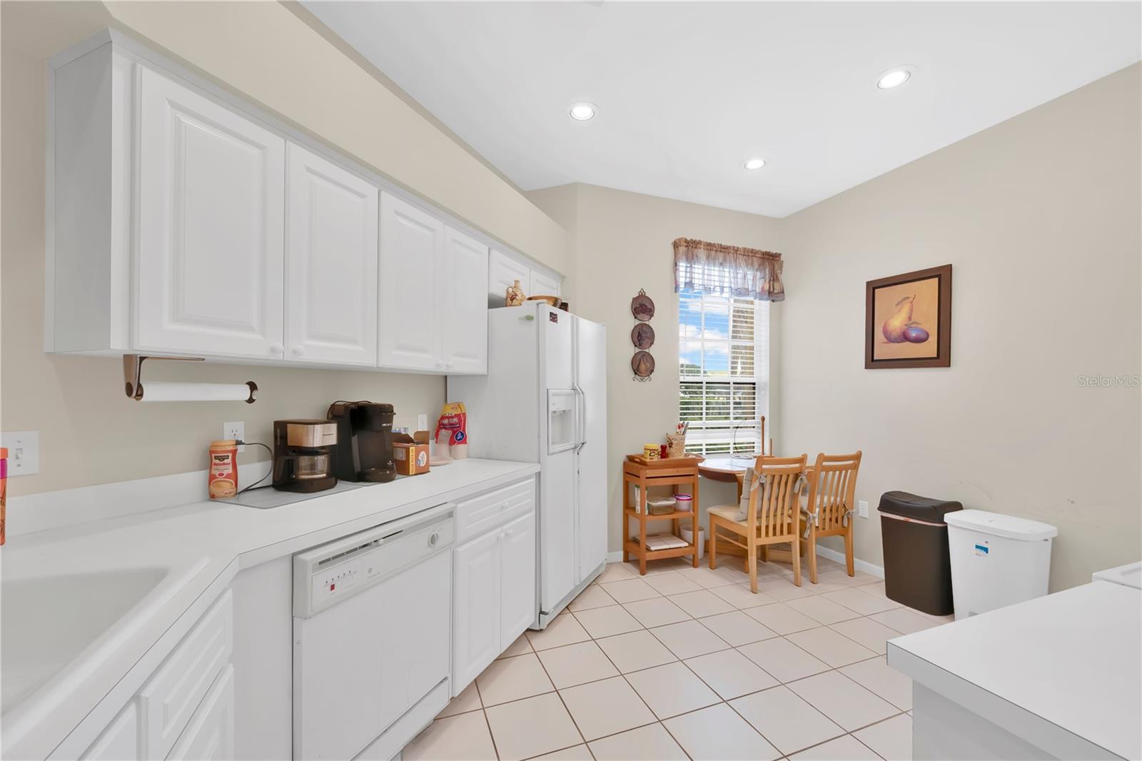 Image 11 of 35 For 427 Enclave Place 427