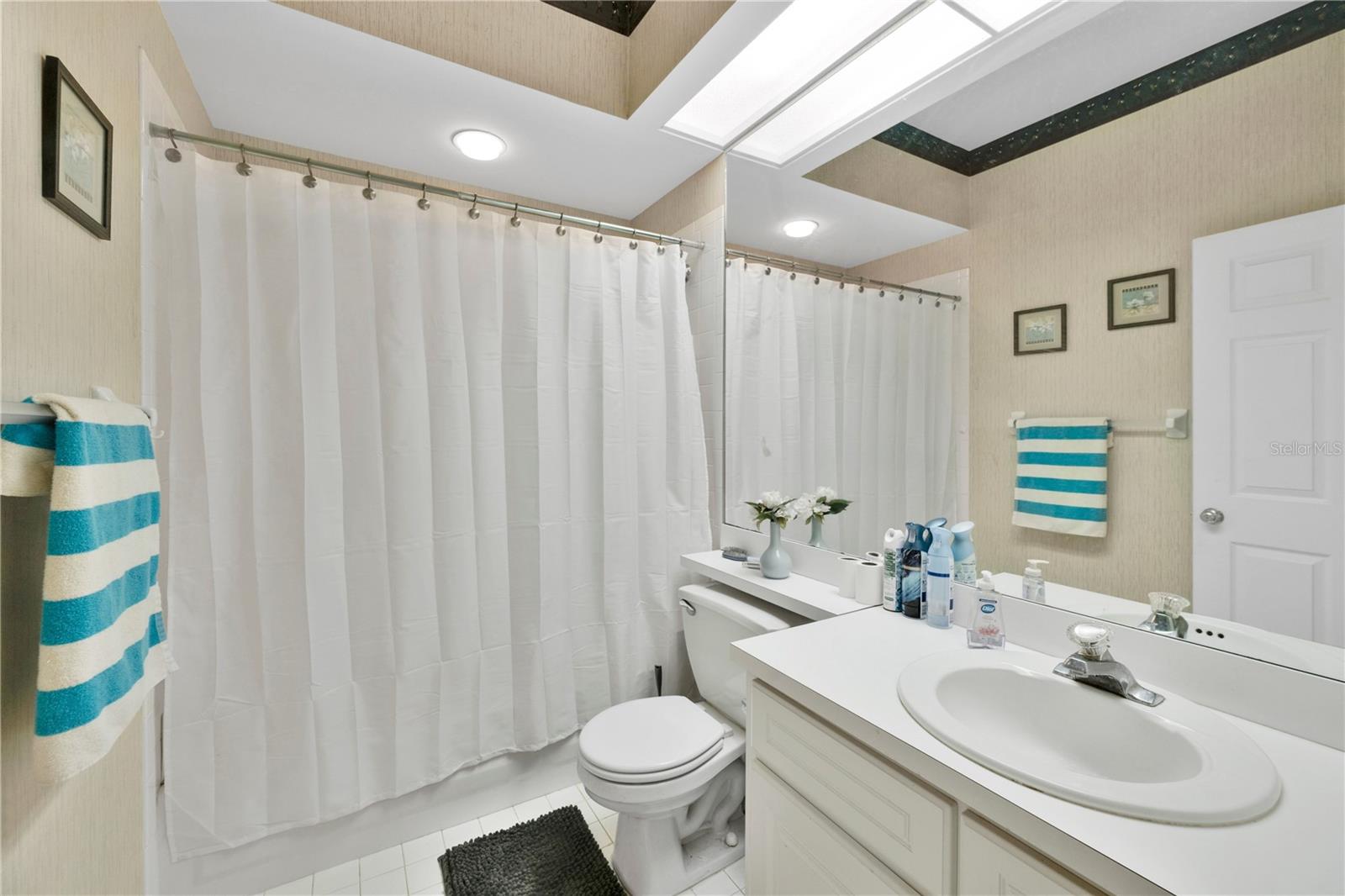 Image 15 of 35 For 427 Enclave Place 427