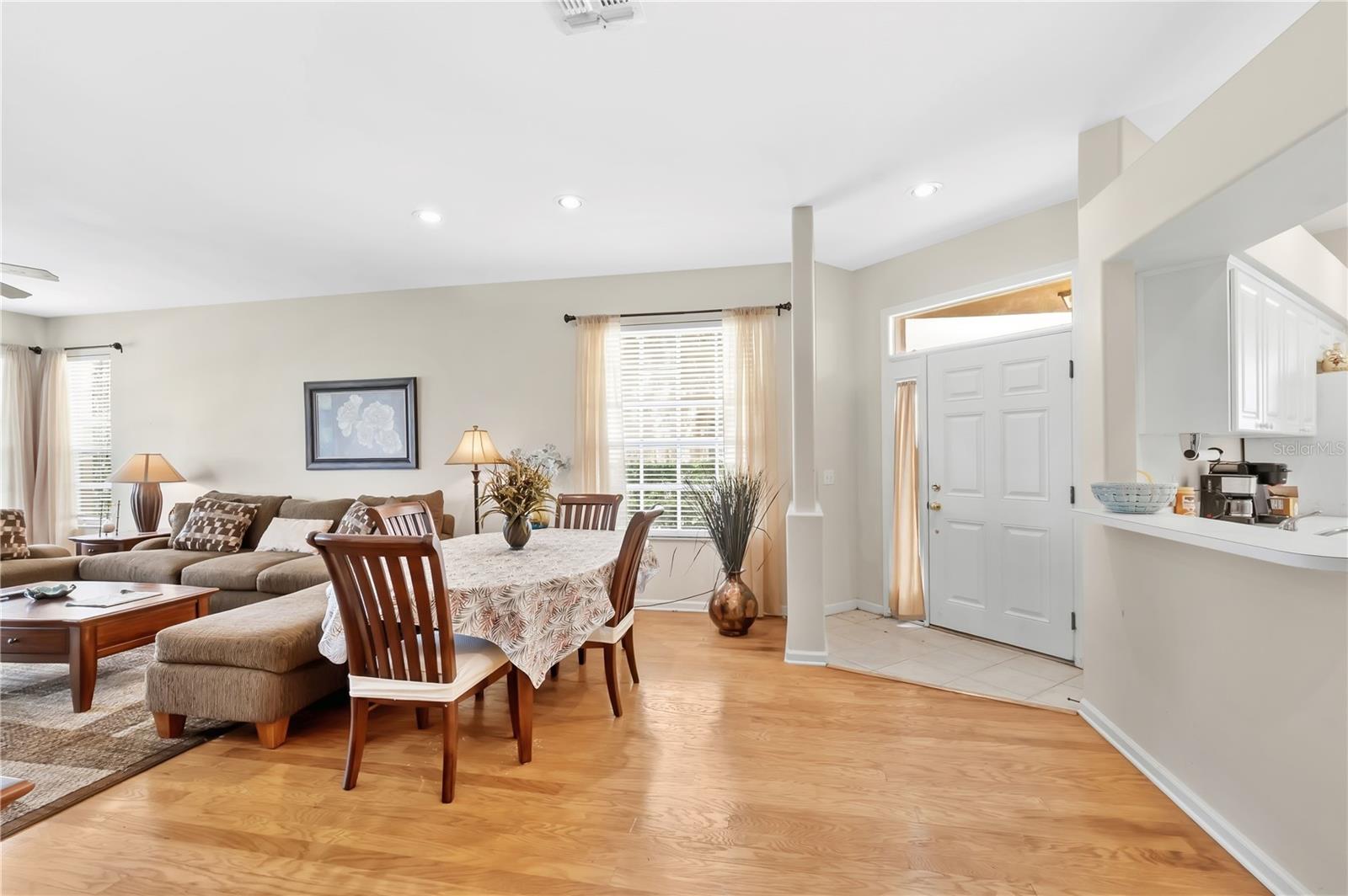 Image 8 of 35 For 427 Enclave Place 427