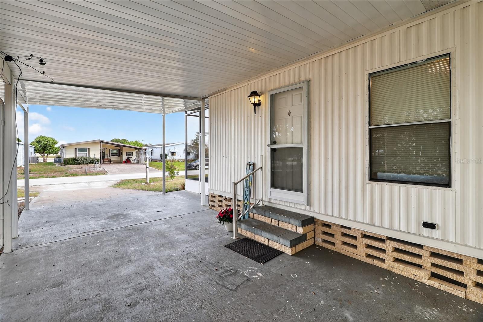 Image 10 of 44 For 409 Village Circle Sw