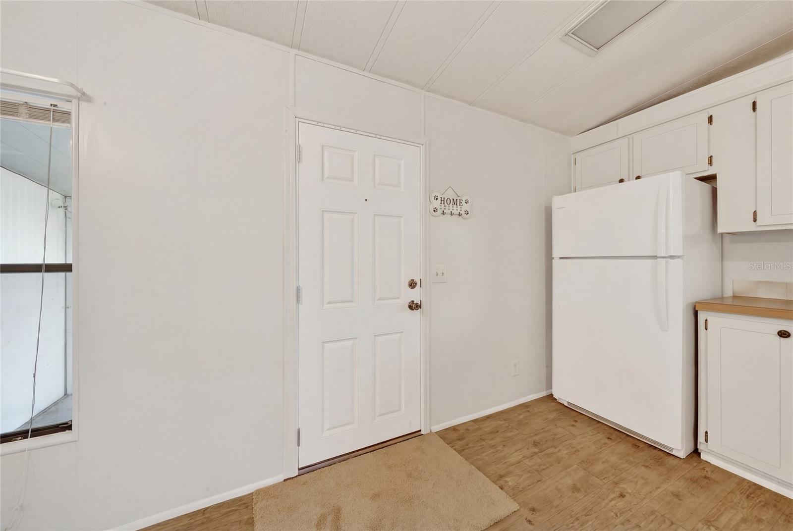 Image 12 of 44 For 409 Village Circle Sw