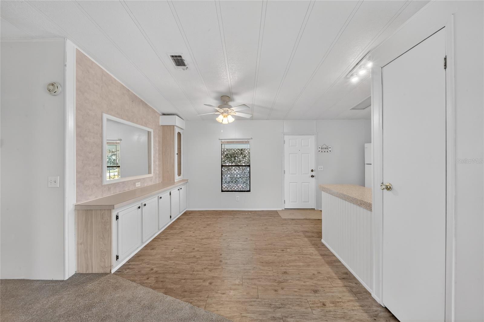 Image 16 of 44 For 409 Village Circle Sw