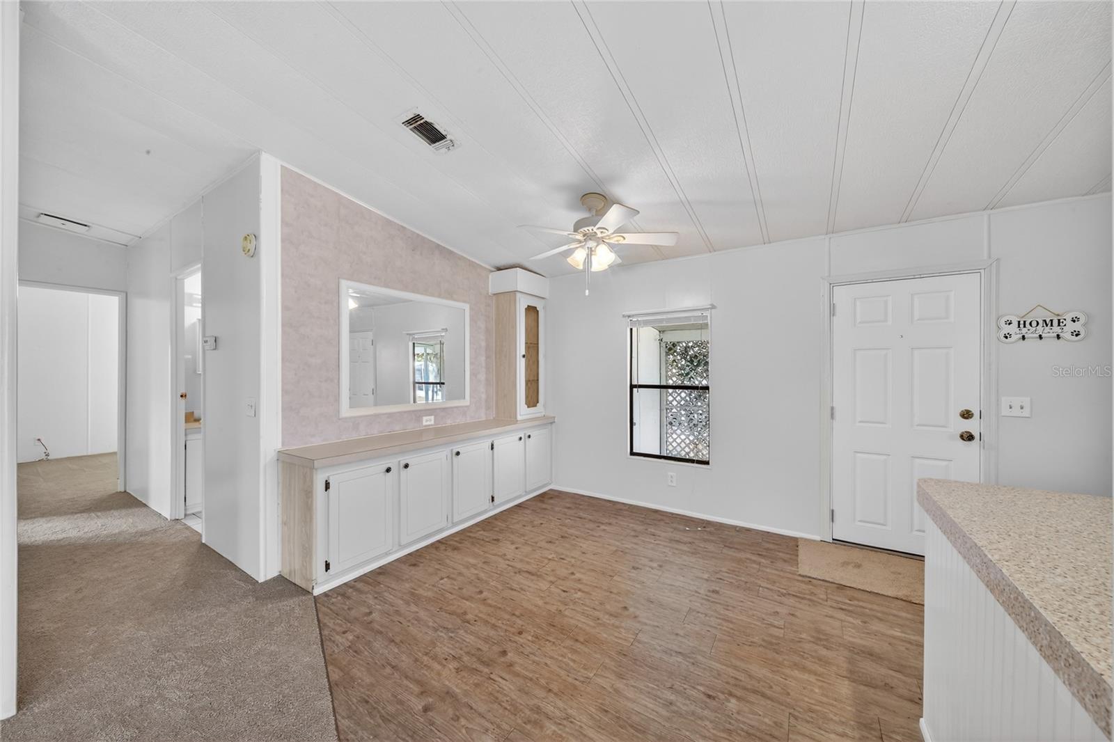 Image 17 of 44 For 409 Village Circle Sw