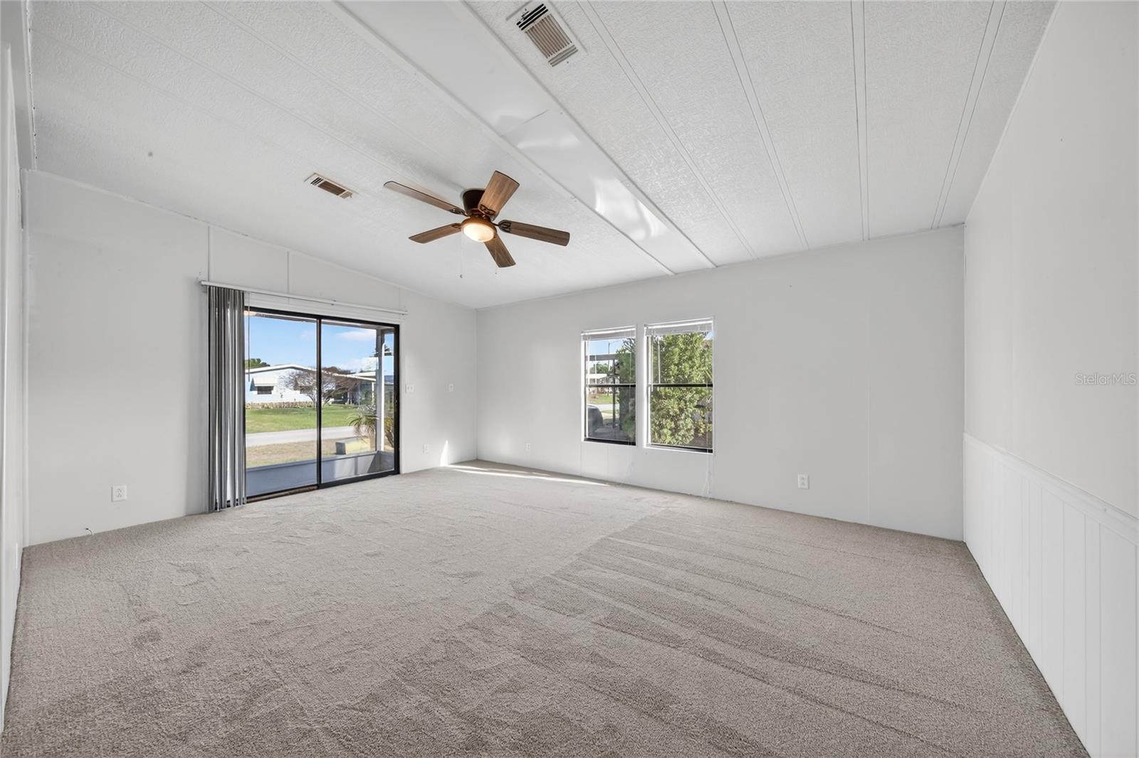 Image 23 of 44 For 409 Village Circle Sw