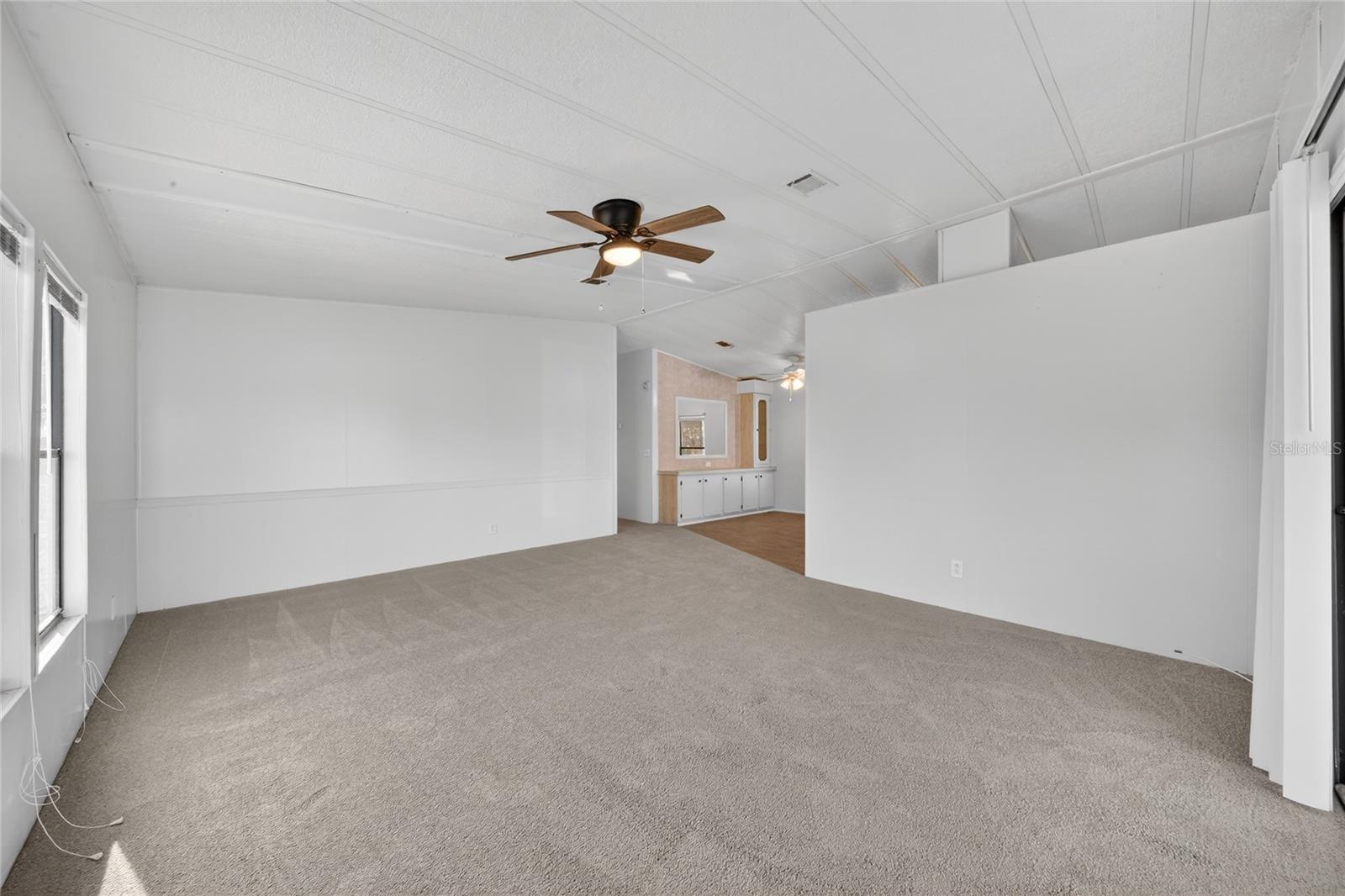 Image 24 of 44 For 409 Village Circle Sw