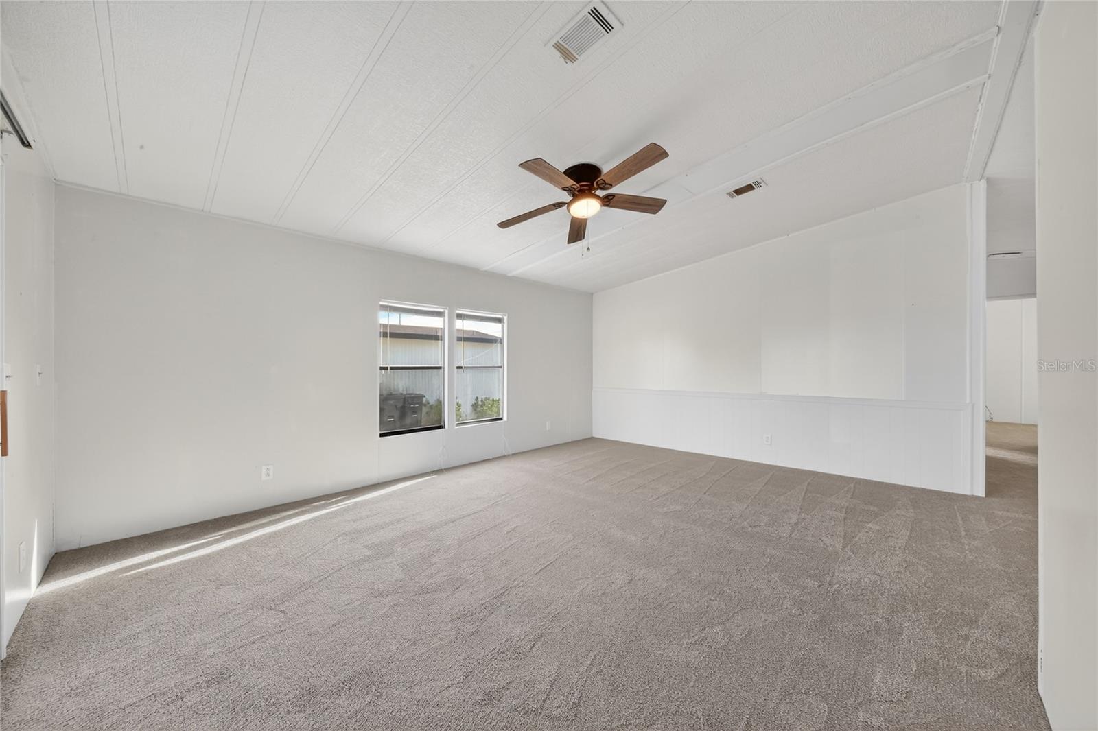 Image 25 of 44 For 409 Village Circle Sw